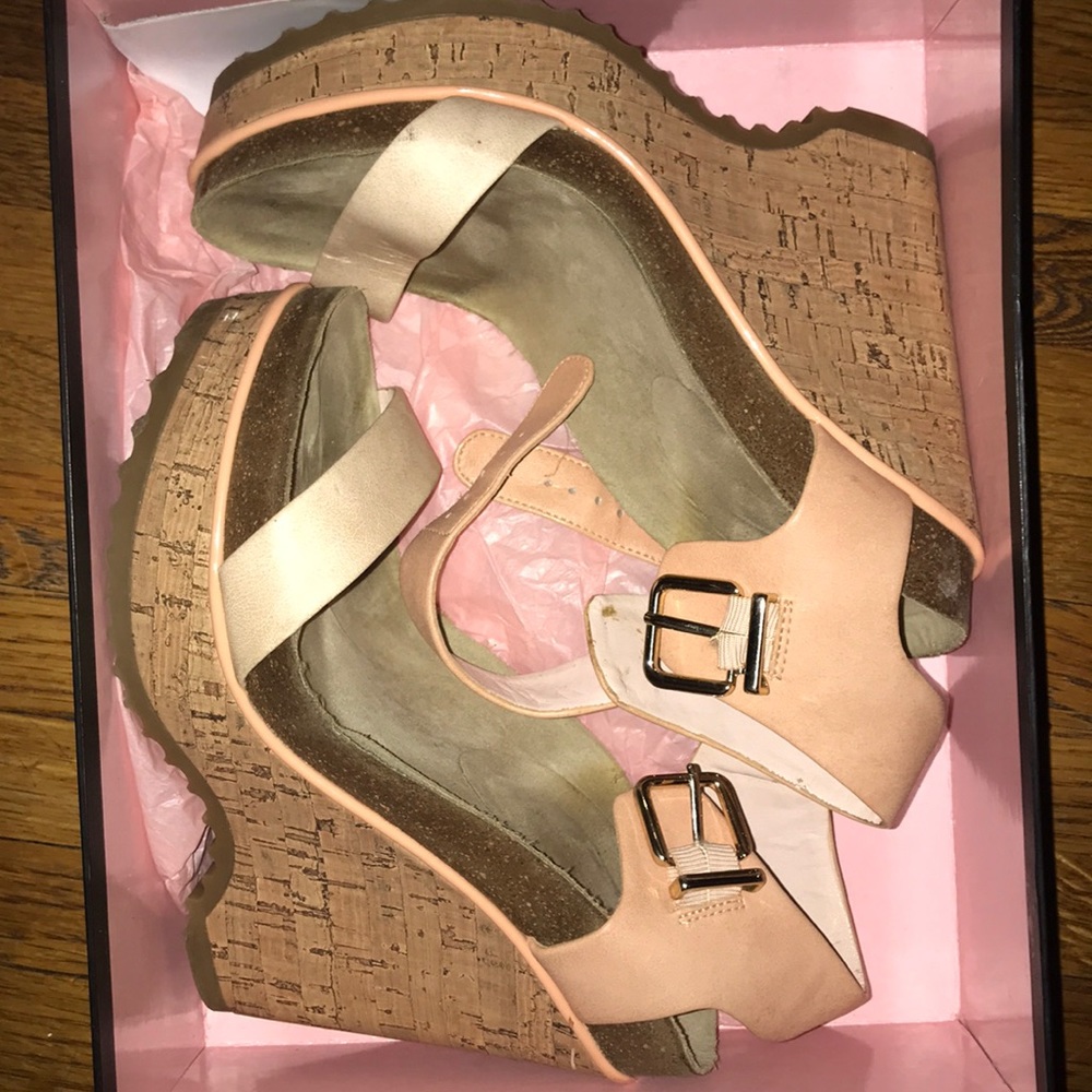 BCBG wedges in size 7.5